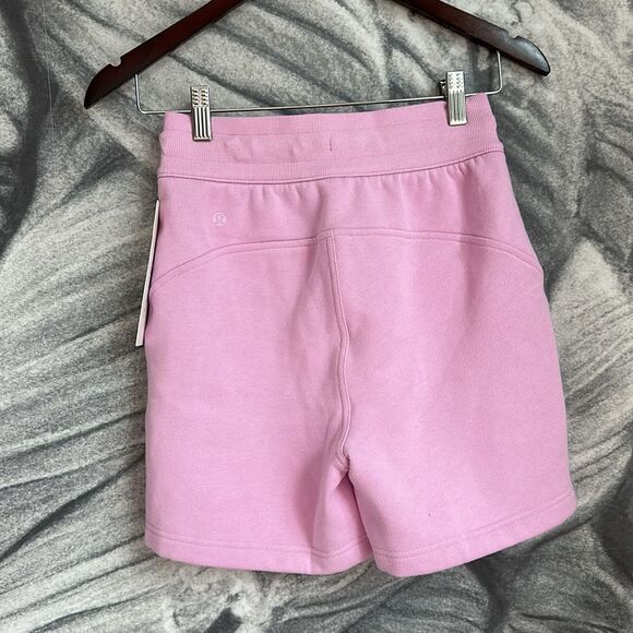 Lululemon‎ Scuba High-Rise Short 5" size 2 NWT VITAPINK 💗 - Picture 2 of 6